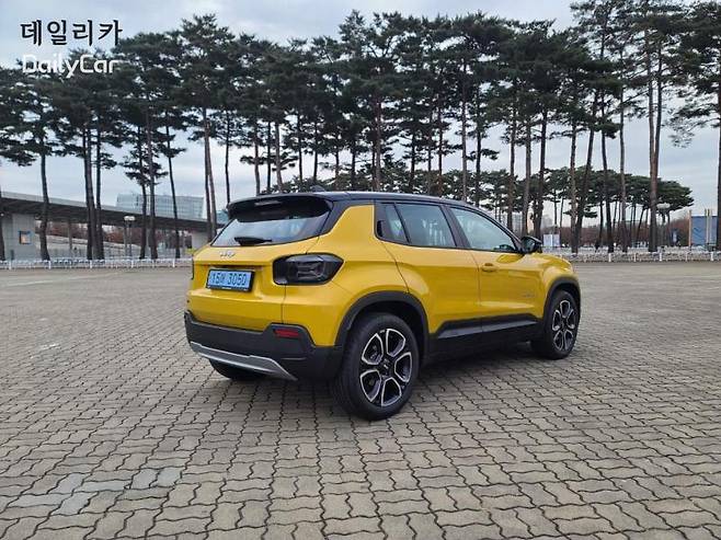 지프(Jeep) 콤팩트 전기 SUV 어벤저(Avenger)