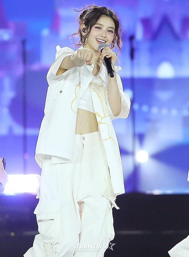 뉴진스 다니엘 '웃는 모습이 제일 예뻐'[AAA 스페셜 포토]