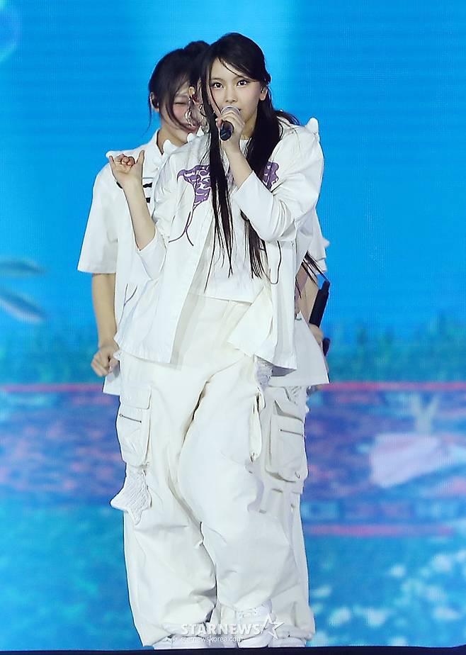 뉴지스 혜인 '태국 버니즈 심쿵'[AAA 스페셜 포토]