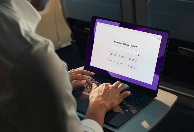 2025년형 LG 그램에서 GPT-4옴니 기반의 클라우드형 인공지능인 ‘그램 챗 클라우드\'를 사용하고 있는 모습. LG전자 제공