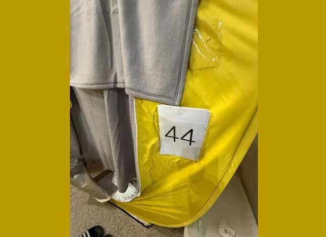 전남 무안군 무안공항 2층 대합실 텐트형 임시 쉼터 44번 방. 임의진 목사 페이스북 갈무리