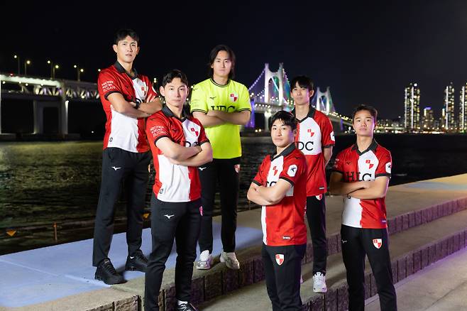 1일 부산에 합류한 정호근(왼쪽부터) 김상원, 박대한, 장호익, 김진래, 박창우. 사진=부산