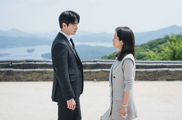 사진 출처=&nbsp;스튜디오S·이오콘텐츠그룹 제공 / '나의 완벽한 비서' 스틸컷.