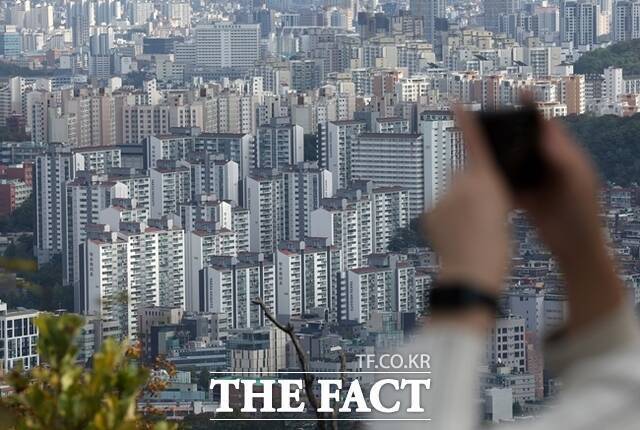 한국 부자들은 올해 중장기적인 유망 투자처로 거주용 주택을 꼽았다. 특히 이들은 가상자산 투자에도 관심을 보이고 있었다. /뉴시스