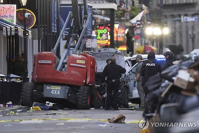 미국 뉴올리언스 차량 돌진 사건 현장 [뉴올리언스 AP=연합뉴스.재판매 및 DB금지]