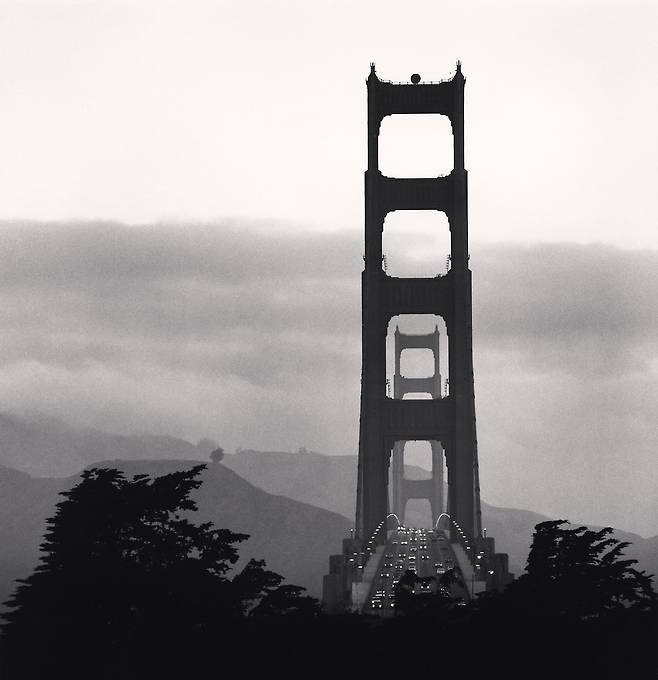 마이클 케나, 샌프란시스코 금문교 Golden Gate Bridge, Study 10, San Francisco, California, USA. 1990 ⓒ Michael Kenna [공근혜갤러리 제공. 재판매 및 DB 금지]