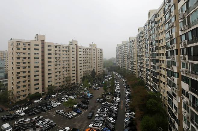 서울 강남구 압구정동 아파트 단지 모습. / 뉴스1