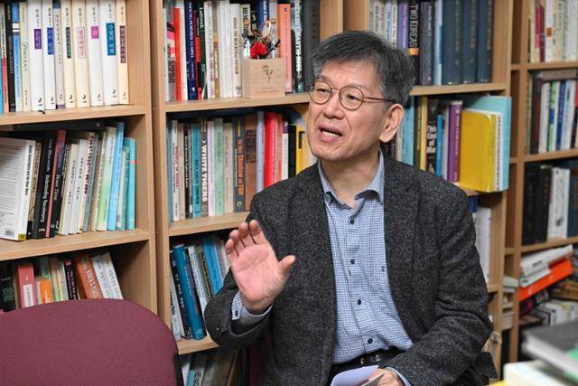 박명림 교수는 "역대 대통령들은 하나 같이 집권 초기에는 모두가 대통령만 바라본다는 중압감에 시달리고, 임기 후반에는 청와대에 고립됐다"고 진단했다. 최주연 기자