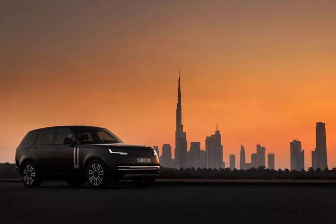 테스트 중인 레인지로버 일렉트릭 프로토타입