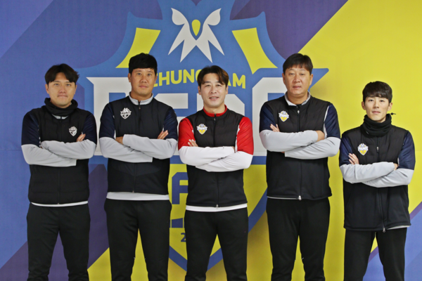 충남아산FC 코칭스태프. 사진┃충남아산FC