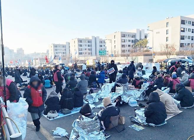 4일 오전 9시쯤 서울 용산구 한남동 관저 앞. 윤석열 대통령 체포를 찬성하는 집회 참가자들 모습. /사진=김지은 기자