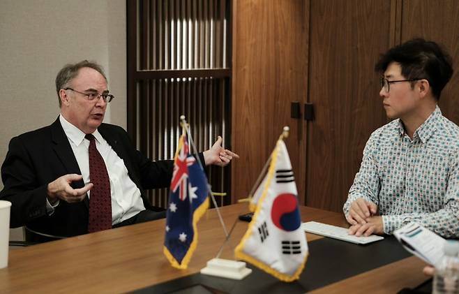 로빈슨 대사 인터뷰. 주한호주대사관 제공