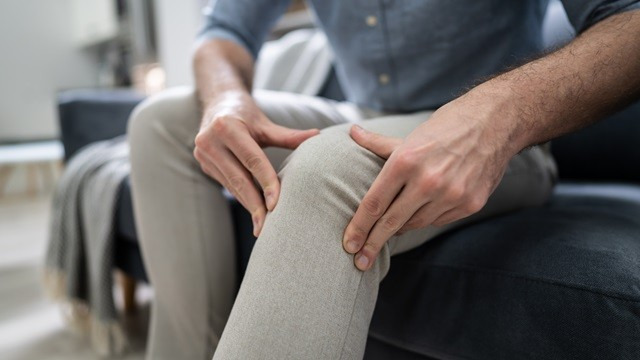 가성통풍은 무릎에서 발생하는 경우가 흔하다｜출처: 클립아트코리아