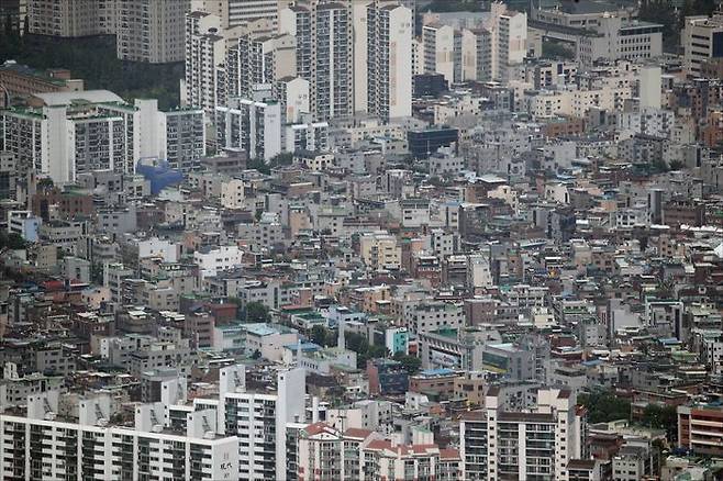 수도권과 지방 부동산 시장의 양극화가 심화되는 가운데, 지방에서도 대단지 아파트는 양호한 청약 성적을 보이고 있다.ⓒ데일리안 DB