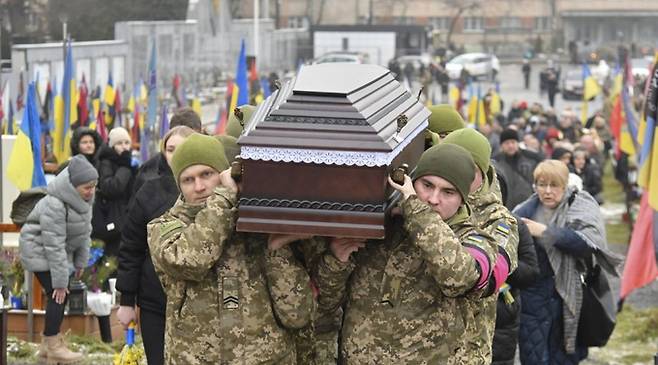 전사한 우크라이나군 장례식.&nbsp; EPA 연합뉴스 자료사진.