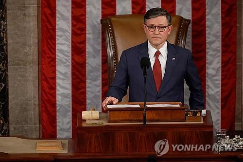 미 하원의장으로 재선출된 마이크 존슨 [AFP=연합뉴스.재판매 및 DB금지]