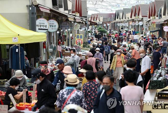 춘천 풍물시장 [연합뉴스 자료사진]