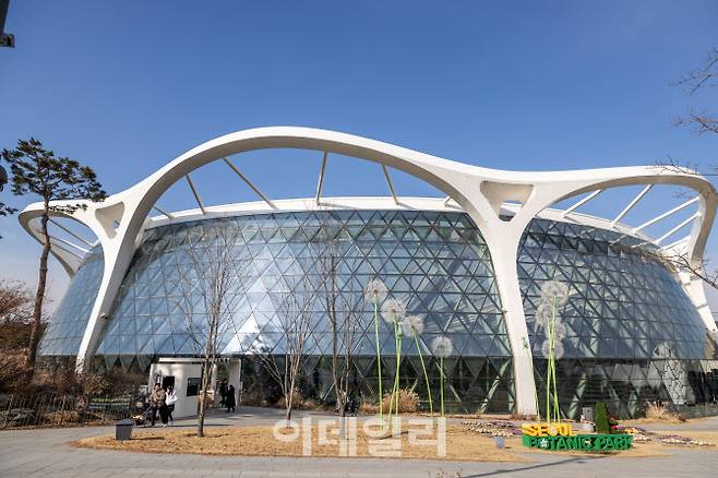 서울식물원 온실 외관 (사진=서울관광재단)