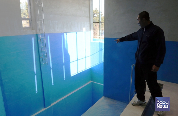 서상호 올덴리조트 대표는 수심 10m 깊이의 다이빙풀에도 해수 온천수를 채울 계획이라고 전했다. 소장섭 기자 ⓒ베이비뉴스