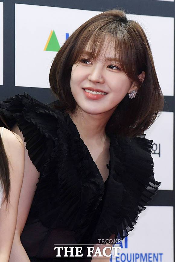 레드벨벳 웬디도 SM타운 창립 30주년 콘서트에 불참하게 된 것에 관해 "회사랑 얘기는 한 달도 더 전에 된 건데 공지가 오늘에서야 올라갔다"고 메시지를 남겼다. /더팩트 DB