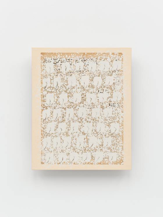 아내가 태어난 날의 빈티지 신문을 구해 제작한 박서보의 '묘법 No.221109'(2022). 사진 박서보재단