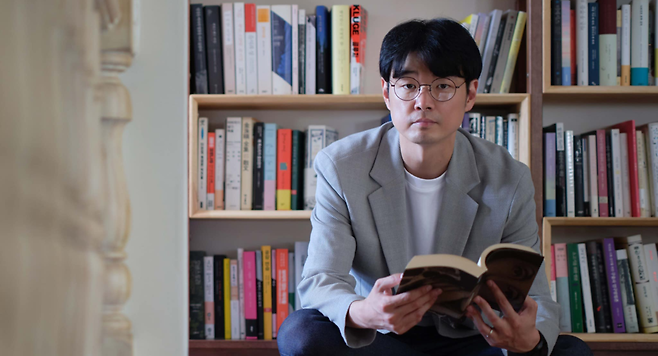 김유태 매일경제신문 기자는 “한강 작가 단독 인터뷰는 몇 겹의 우연적 요소가 겹쳐 있다”며 “마치 제가 거쳐온 모든 우연이 바로 이 한순간을 위해 계획된 것만 같은 이상한 기분이 들 정도였다”고 말했다. /김유태 제공