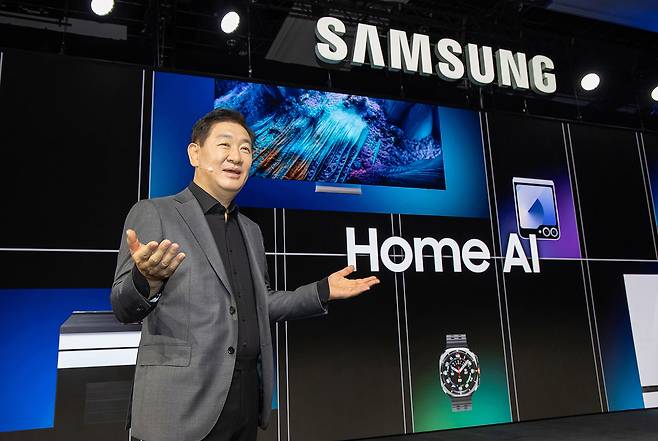 Samsung Electronics Vice Chairman and CEO Han Jong-hee speaks at CES 2025 Samsung Press Conference at Mandalay Bay Convention in Las Vegas on Monday. (Samsung Electronics)