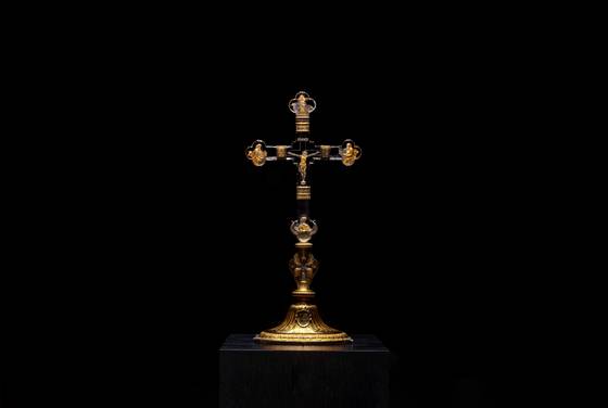 ″Cross of Christ and the Evangelists, with Reliquary″ (c. 1515-1520) by Valerio Belli [LOTTE MUSEUM OF ART]