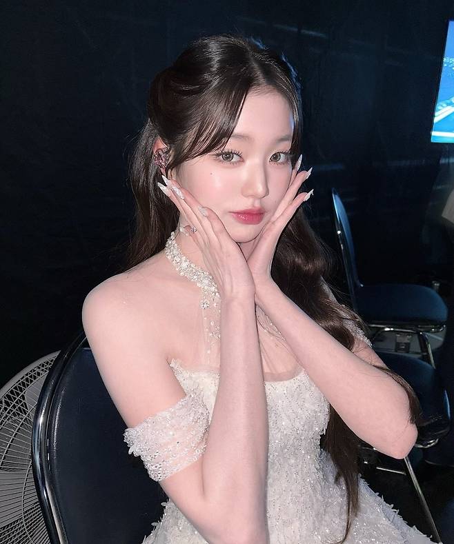 사진출처=장원영SNS