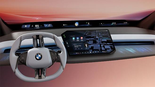 BMW가 'CES 2025서 세계 최초로 공개한 ‘BMW 파노라믹 iDrive’. / BMW 제공