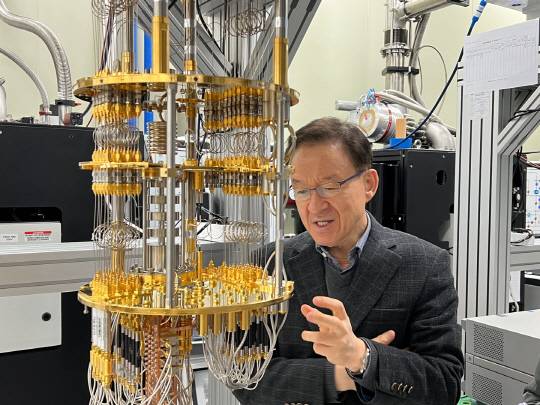 한국표준과학연구원 첨단동 1층 초전도양자컴퓨팅 연구실의 '20큐비트 초전도양자컴퓨터'모습.