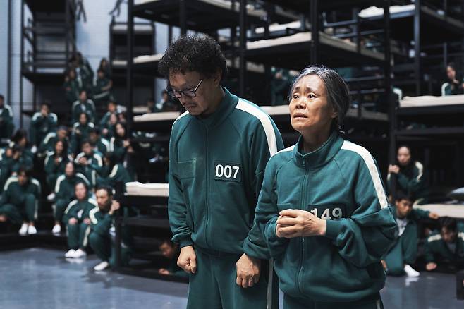 글로벌 K-모자로 떠오른 ‘오징어게임2’의 양동근 강애심 [넷플릭스 제공]