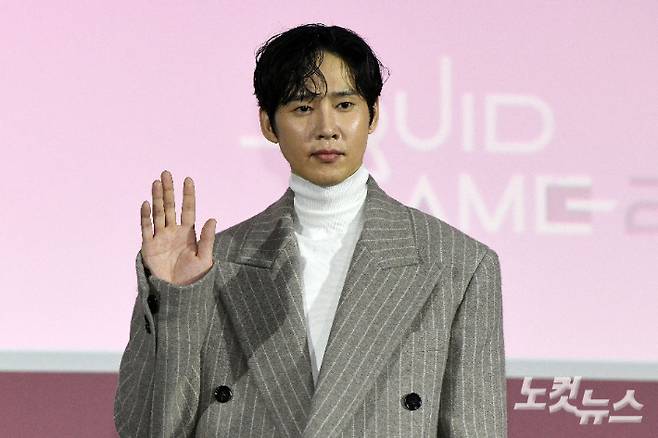 배우 박성훈이 지난 12월 9일 서울 동대문디자인플라자에서 열린 넷플릭스 '오징어게임2' 제작발표회에서 포즈를 취하고 있다. 박종민 기자