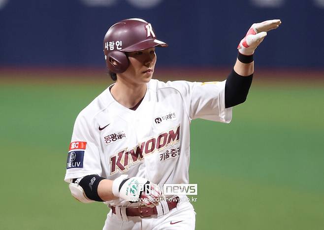 ▲ 주전 2루수를 놓고 경쟁할 것으로 예상했던 개빈 럭스의 트레이드로 김혜성의 주전 경쟁에도 청신호가 들어왔다. ⓒ곽혜미 기자