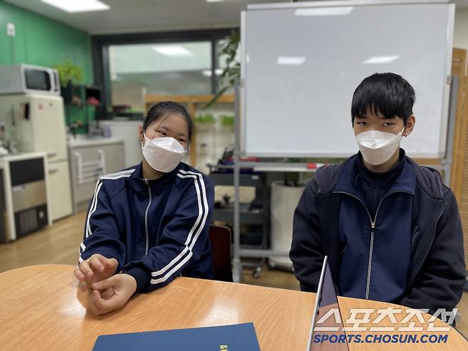 서울시교육감상을 받은 종암중 서울리머  종암중 서울리머 김소희-태현 남매.