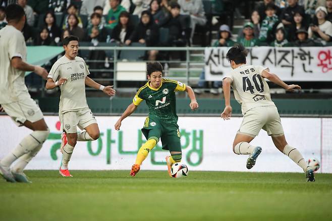 전주월드컵경기장/ K리그1/ 파이널B/ 전북현대모터스 vs 대구FC/ 전북 김태현/ 사진 김경태