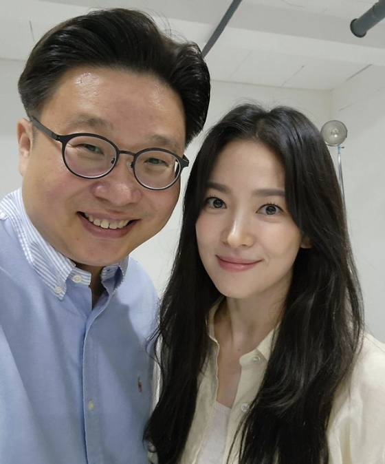 서경덕 성신여대 교수(왼쪽)·배우 송혜교. 사진 서경덕 교수 인스타그램 캡처