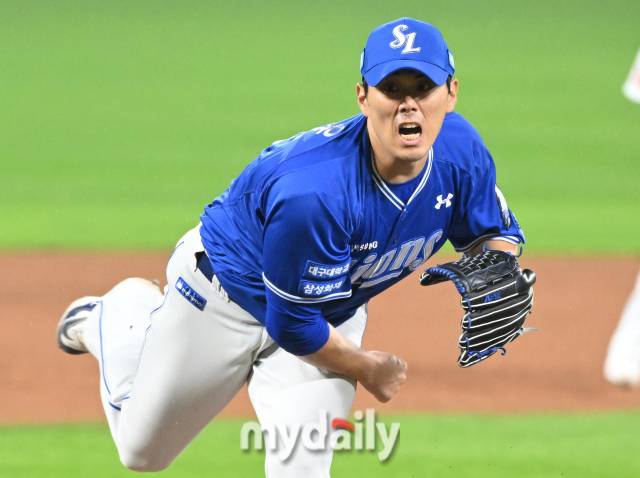 2024년 10월 28일 오후 광주광역시 임동 광주기아챔피언스필드에서 진행된 '2024 프로야구 KBO리그 포스트시즌' 한국시리즈 5차전 KIA타이거즈와 삼성라이온즈의 경기. 삼성 김재윤이 역투하고 있다./마이데일리