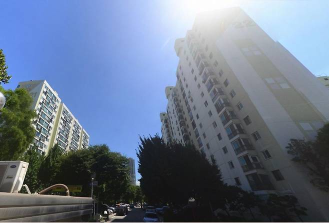 서울 양천구 목동신시가지 대장주로 꼽히는 목동7단지 모습  [네이버 거리뷰]