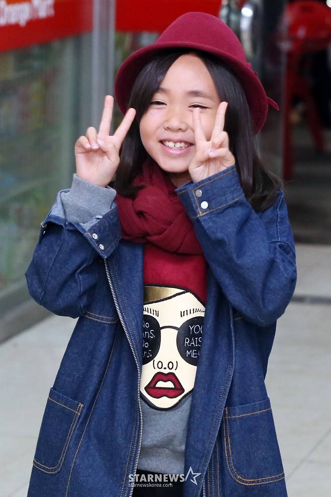 $  배우 최대철과 성혁, 오창석, 건일이 6일 오후 서울 여의도의 한 음식점에서 열린 드라마 '왔다 장보리' 종방연에 참석하고 있다. /사진=임성균 기자 tjdrbs23@