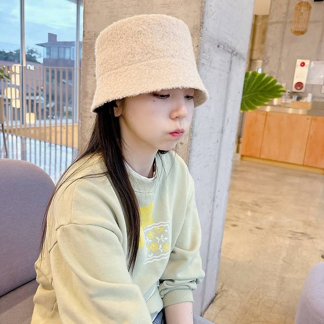 SaveVid.Net_472866134_905093504987613_7299434622666378296_n.jpg 안소희 근황