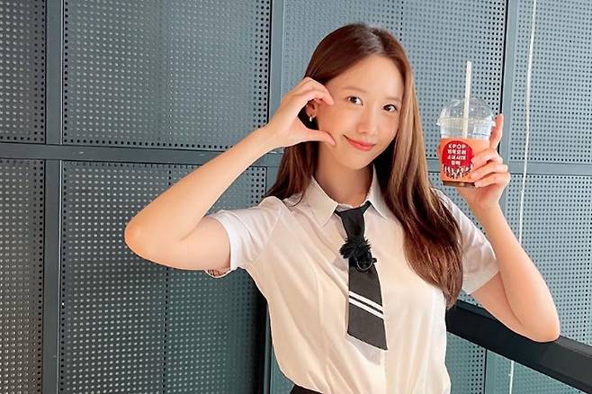 가수 겸 배우 윤아