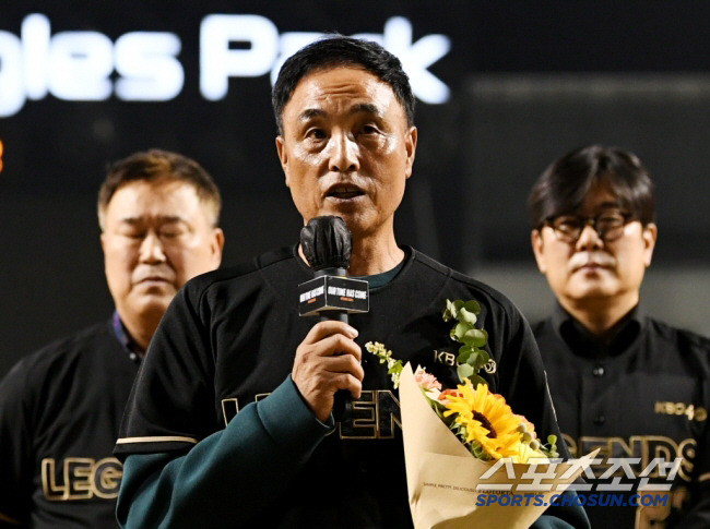 KBO리그 레전드 올스타에 선정돼 행사에 참석한 송진우 전 한화 투수 코치. 스포츠조선DB