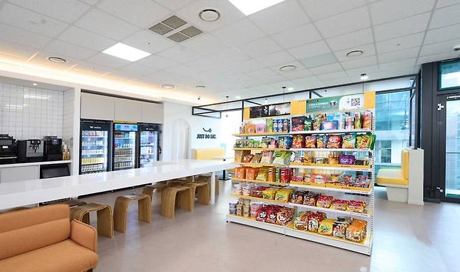 위펀의 자사 탕비실 이미지.