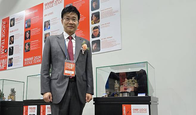 지난 10월 열린 ‘2024 WMMF’ 심사위원장 자격으로 고국을 방문한 원영진 작가