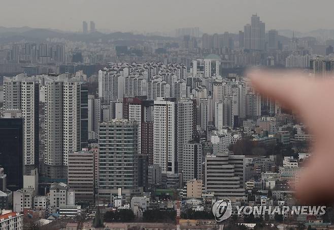 서울 남산에서 바라본 아파트 단지 모습 [연합뉴스 자료사진]