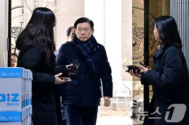 윤석열 대통령 체포 저지를 주도한 박종준 전 대통령 경호처장이 13일 오전 서울 서대문구 경찰청 국가수사본부에서 조사를 받기 위해 출석하고 있다. (공동취재) 2025.1.13/뉴스1 ⓒ News1 황기선 기자