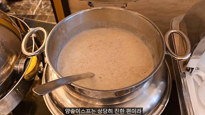 GOMCAM 20250112_2307240352.jpg 1인 14만원 국내 최고가 딸기뷔페에서 나오는 음식 종류