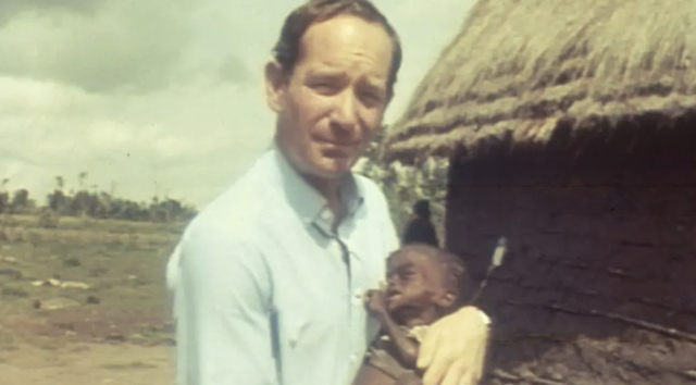 패디 코울터의 요청에 응해 BBC 기자 마이클 버크가 취재해 84년 10월 보도한 에티오피아 대기근 뉴스의 한 장면. 코울터는 NGO 활동가로서 또 저널리스트로서, 피해자의 존엄을 훼손하지 않으면서 그들이 겪는 고통과 시련을 전달해야 하는, 어렵지만 중요한 사명과 가치를 일깨웠다. BBC 영상 캡처