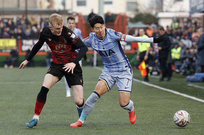 ▲ 토트넘은 5부 리그 탬워스와의 FA컵 3라운드(64강)에서 연장 혈투를 벌여 3-0으로 어렵게 이겼다. 손흥민은 연장 시작과 함께 교체로 나서 1도움을 해냈다. ⓒ연합뉴스/REUTERS/AFP